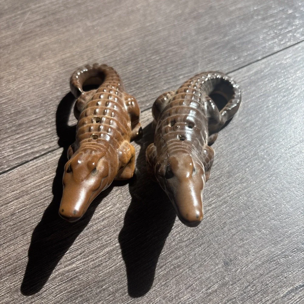 Vintage Stoneware ALLIGATORS JAPAN Salt Pepper Shakers Set Cottage